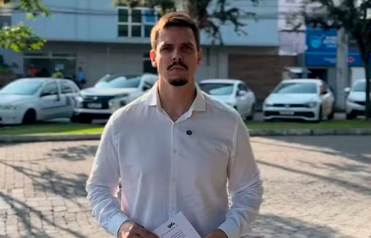 OFICIAL: Vereador Bruno Win pede suspensão do aditivo que causou aumento da taxa de esgoto em Blumenau.